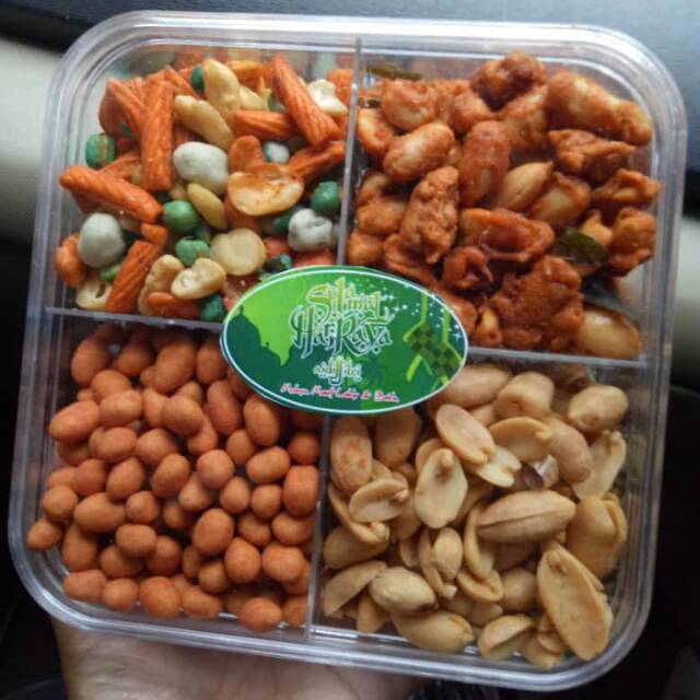 

Kacang mix 4in1 toples
