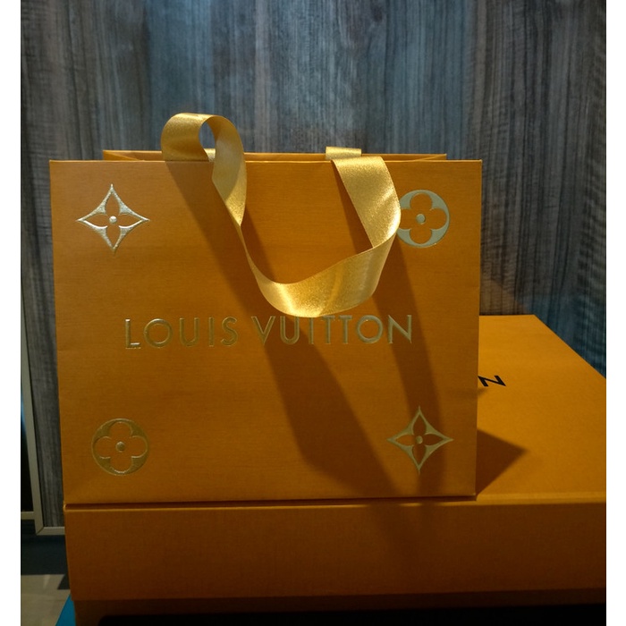 

(TERLARIS) Paperbag Louis Vuitton