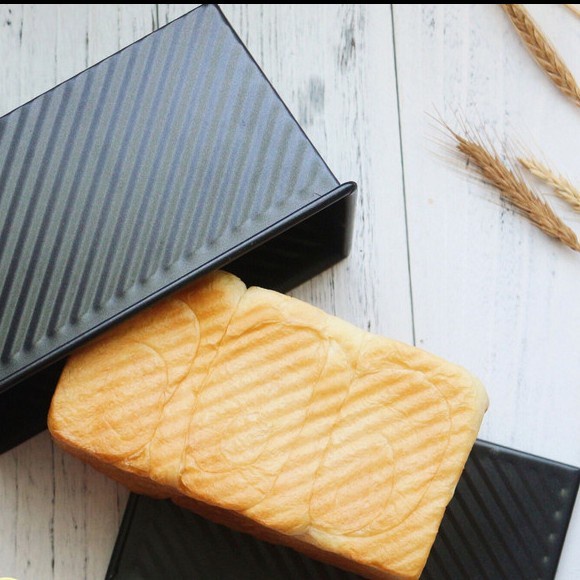 Chefmade WK9287 corrugated Black Toast box / loyang roti tawar salur