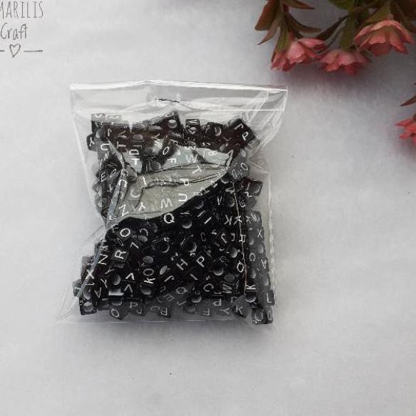 

Basicϟmurah 50gr GRADE A - Manik Huruf Kotak Hitam Putih