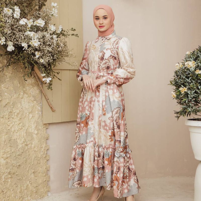 Tisya Dress Wearing Klamby
