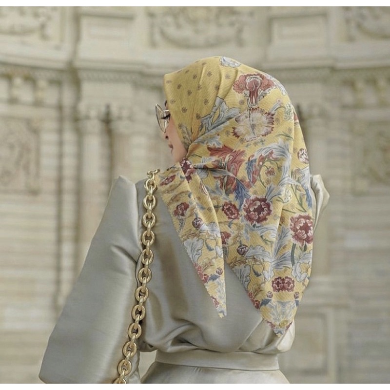 Buttonscarves Royale Yellow