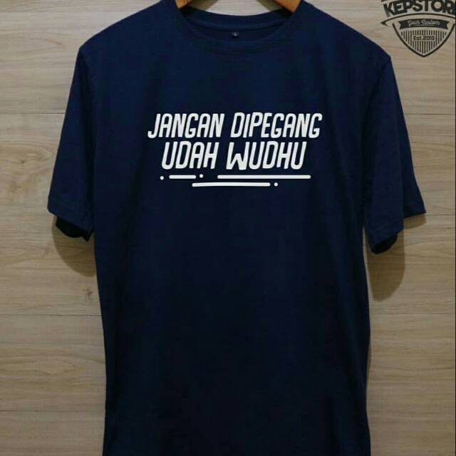 Desain Baju Unik : Gambar Desain Kaos Unik 2 Wisma Kreasi Printing - Saat mendesain sebuah baju, ada 3 faktor penting yang tak boleh kamu lewatkan, yakni: