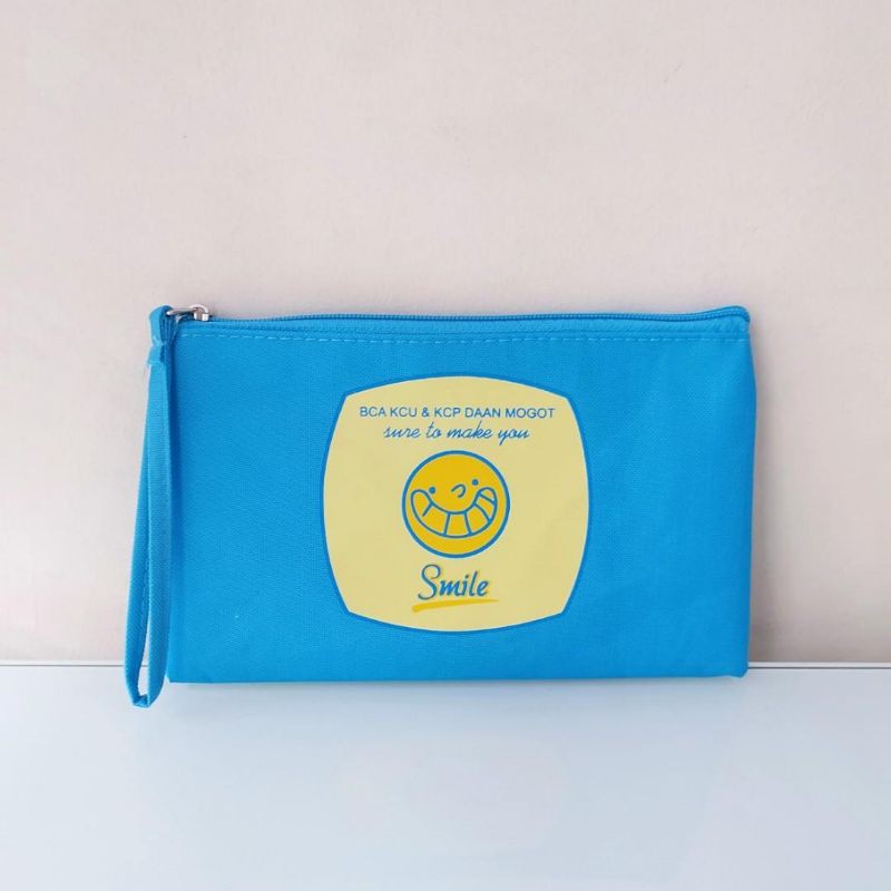 

Pouch serbaguna tas kosmetik aksesoris tempat pensil biru muda