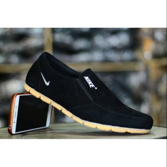 SEPATU PRIA SLOP NIKE SLIP ON KULIT SUEDE
