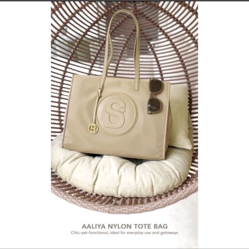 Aaliya nylon tote bag buttonscarves