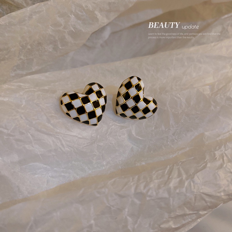 Heart Shape Checkerboard Simple Cute Earrings Sweet Girl Stud Earring Women Fashion Accessories