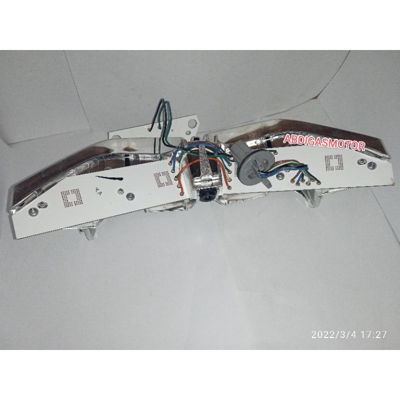 REFLEKTOR SATU SET ENGAN LAMPU MOTOR VARIO 125/150 ORIGINAL