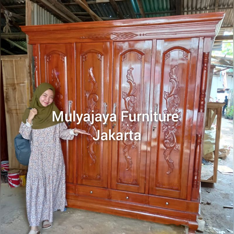 LEMARI PAKAIAN KAYU JATI 4 PINTU