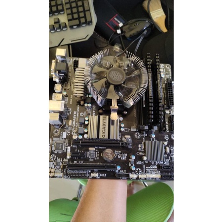 Paketan AMD Phenom II X4 + mobo + fan + ram 4gb