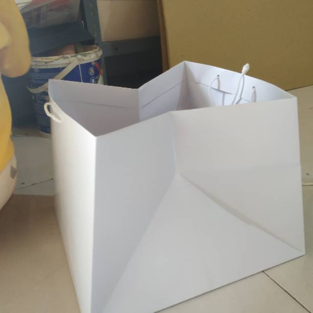 

Paperbag glossy 27x27x27