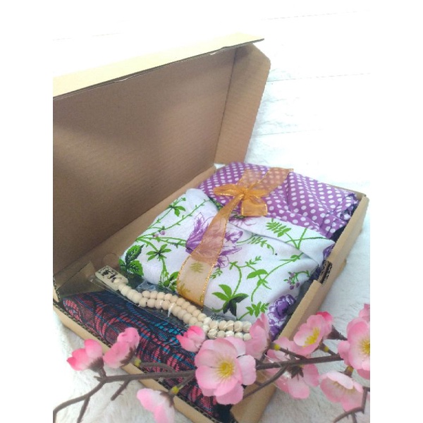 

gift box (hanya kardus+kartu ucapan)