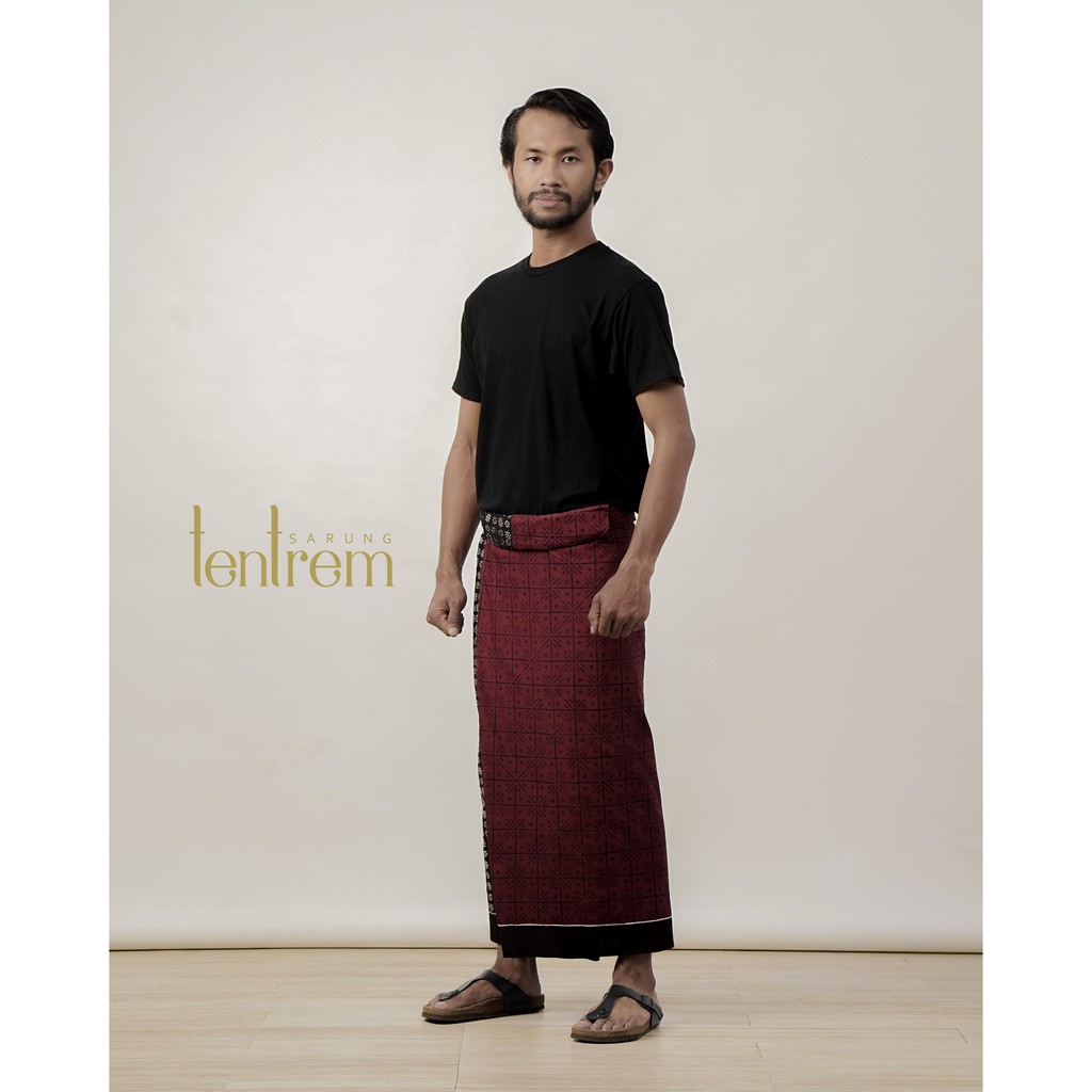 Sarung Tentrem (ST26) MERAH