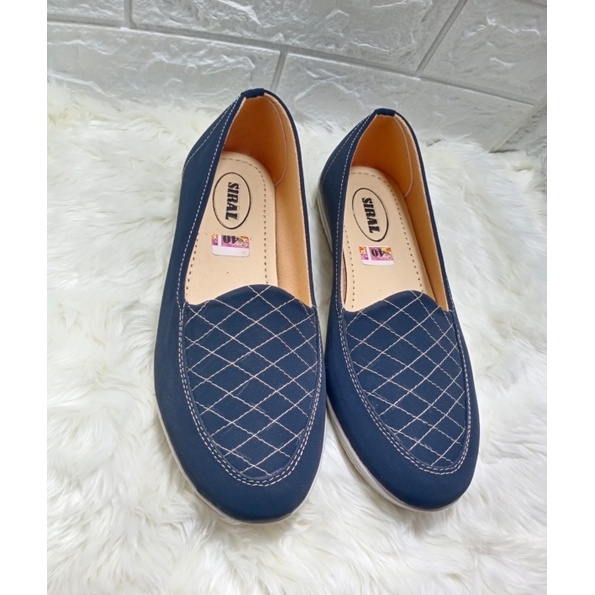 Sepatu Slip On Motif Kotak-Kotak Warna Navy S13R02B3 / Sepatu Wanita / Sepatu Flat / Sepatu Slip On