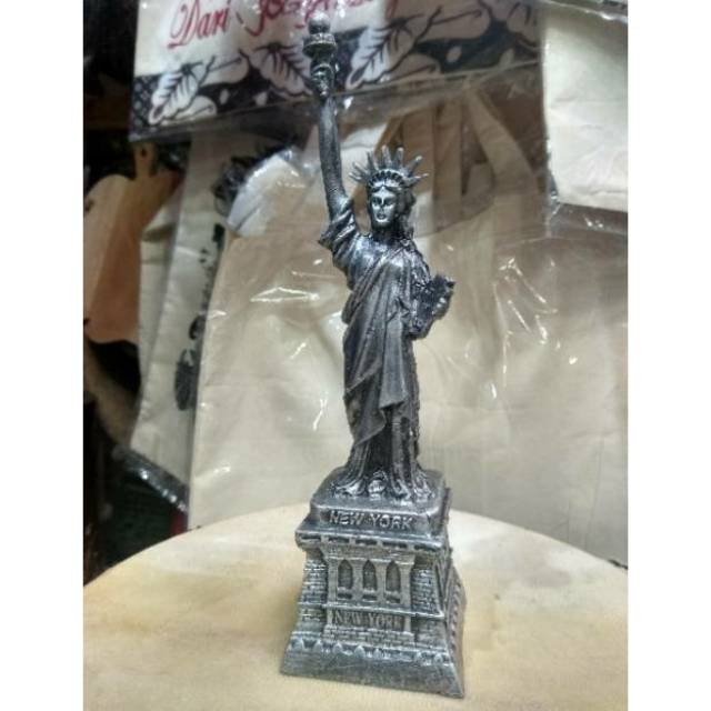 (BISA COD) MINIATUR PATUNG LIBERTY INGGRIS BAHAN FIBERGLASS - SOUVENIR PAJANGAN DEKORASI BEST SELLER