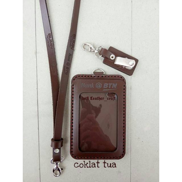 

⭐⭐⭐⭐⭐ NAME TAG KULIT CUSTOM NAMA DAN LOGO PERUSAHAAN