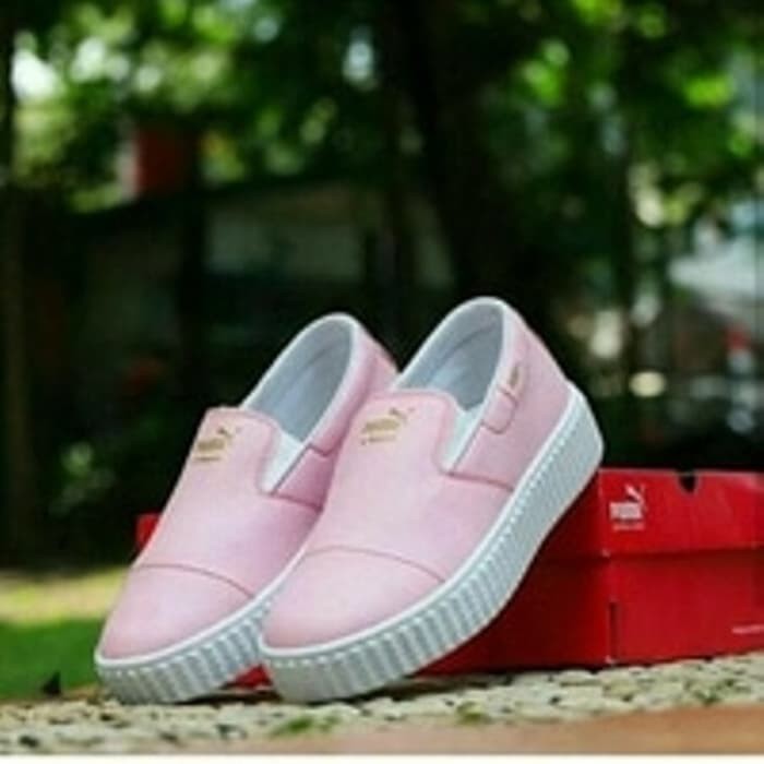 SEPATU WANITA KETS SLIP ON PUMA RIHANA PINK