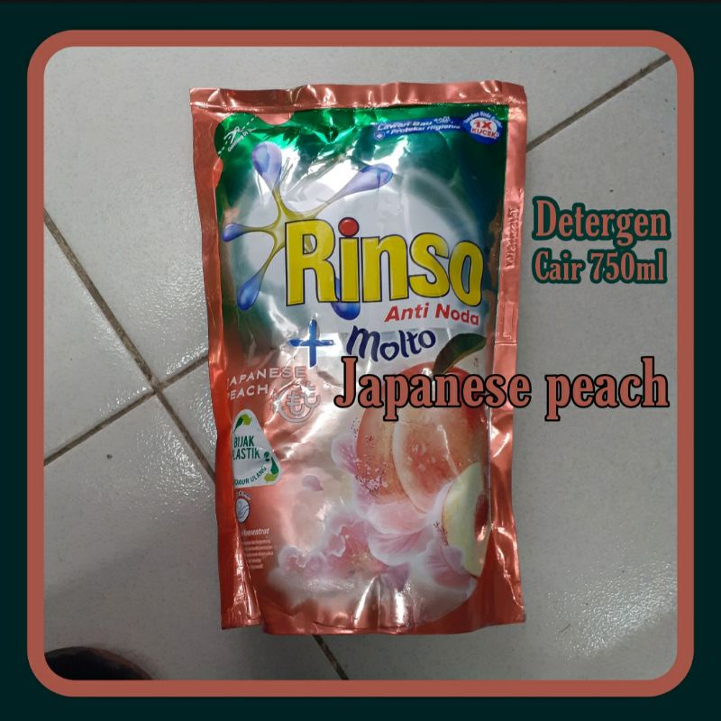 Rinso detergen cair 750 ml japanese peach