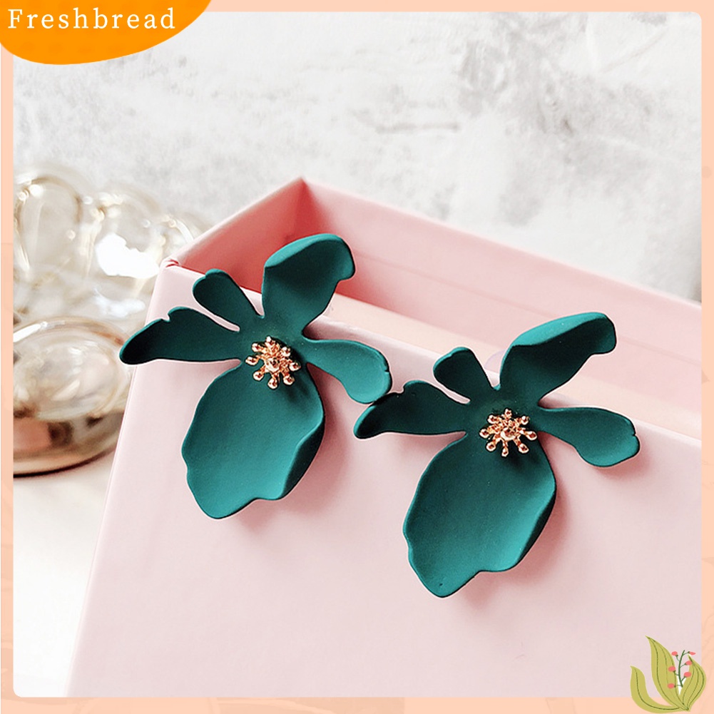 Terlaris Fashion Daisy Flower Shape Metal Ear Stud Earrings Women Party Jewelry Gift