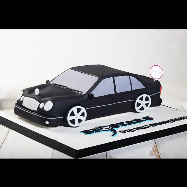 

Kue Ulang Tahun / Mercedes Benz Replica / MOHON BACA KETERANGAN