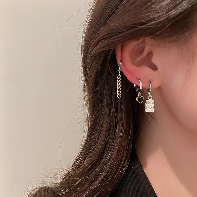 Anting Tusuk Gantung Wanita Desain Hati Asimetris Gaya Vintage / Elegan / Korea / Simple Untuk Pesta