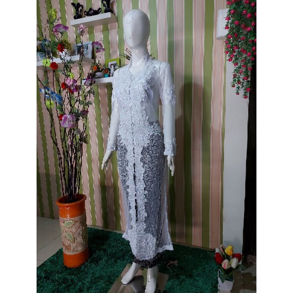 setelan kebaya akad panjang/kebaya penagantin putih dan rok