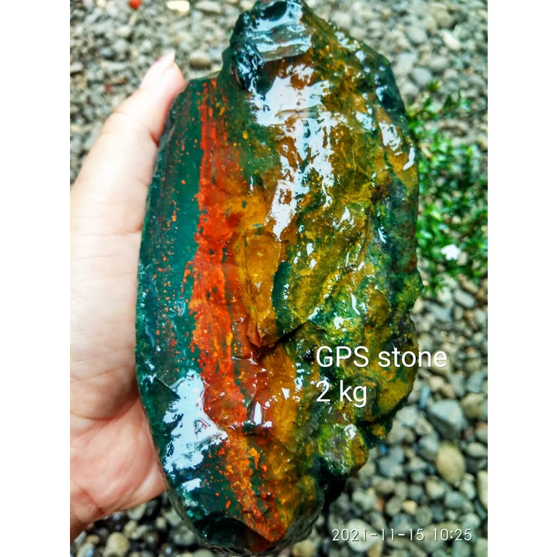 BONGKAHAN NAGASUI MULTICOLOR 2 KG rough bahan akik /  Bahan Batu akik NAGASUI Bloodstone / Batu Naga