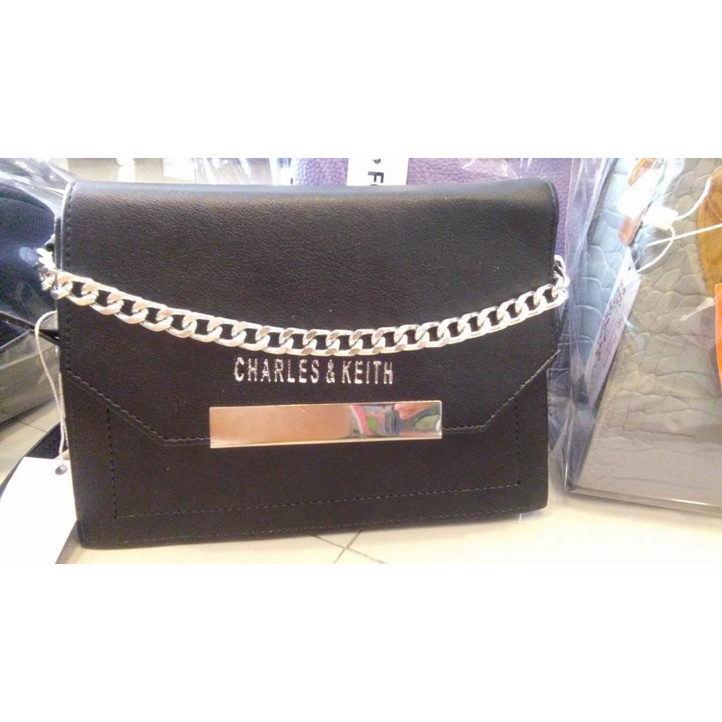 Tas Selempang Charles&Keith