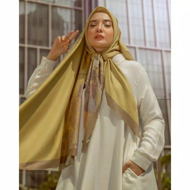 HIJAB DEENAY X ZASKIA SUNGKAR URBAN LIME