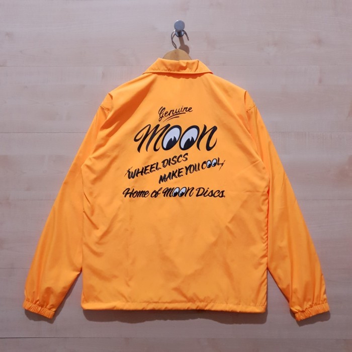 JAKET COACH WINDBREAKER MOONEYES HOME OF DISCS LIGHT YELLOW - M
