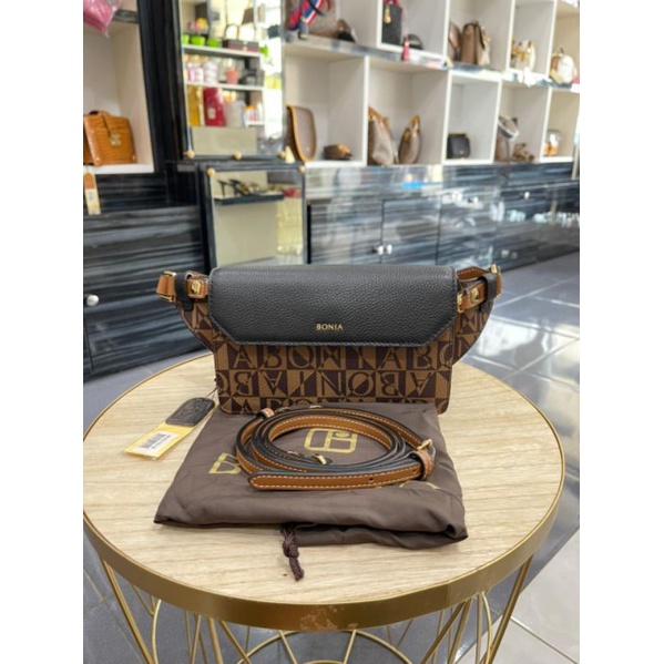 SLING BAG TAS WANITA MEREK BONIA HARGA TERMURAH KUALITAS ASLI BARANG BARU BARANG BRANDEDE