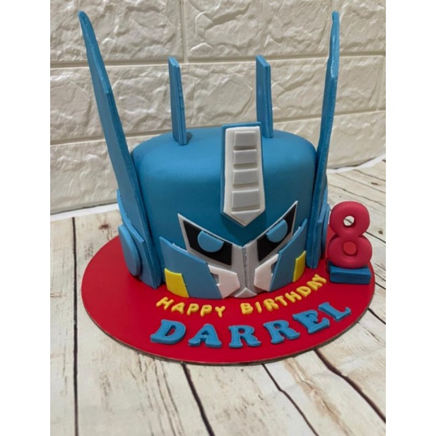 

TRANSFORMER CAKE / OPTIMUS PRIME