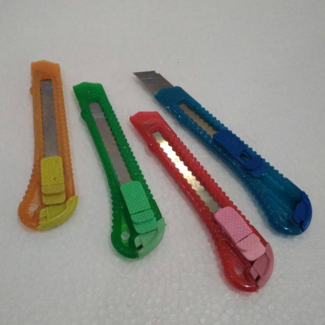 

Cutter Besar Papan Transparan
