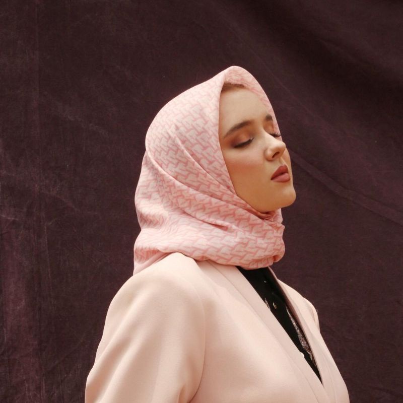 La Sabelle - The Essential Reborn Scraf Pink