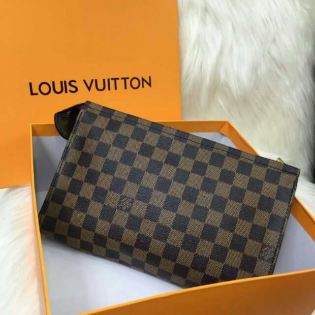 LV TOILETRY POUCH