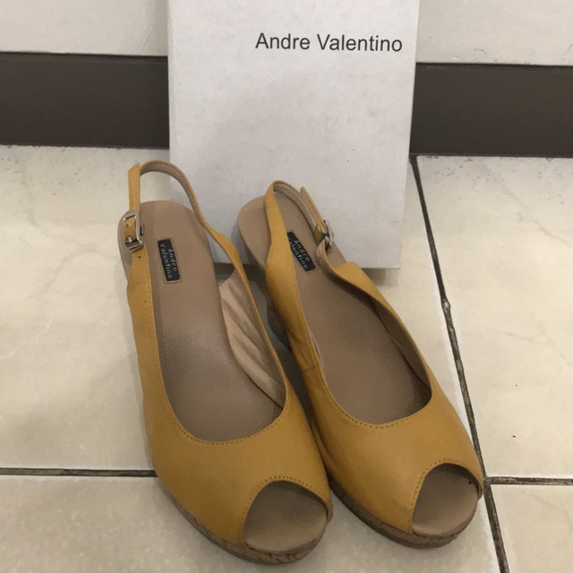 Preloved andre valentino shoes