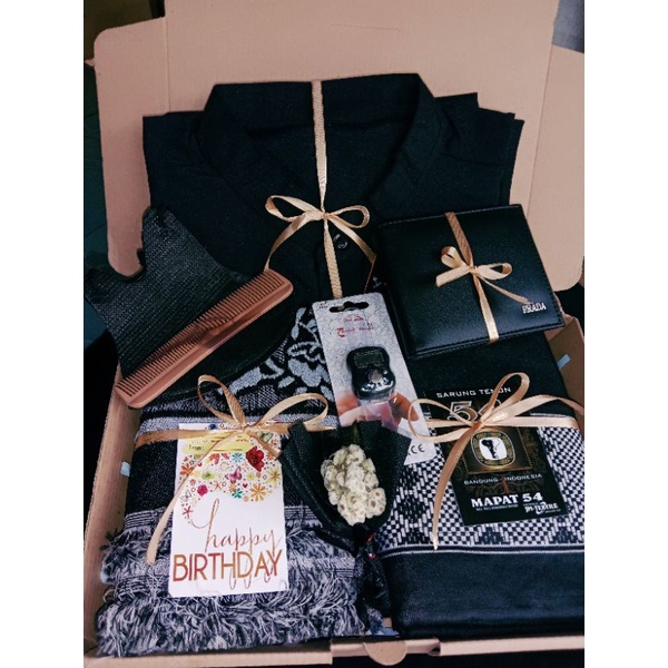 

HAMPERS KOMPLIT/KOKO/SAJADAH SARUNG PRIA DEWASA/BLACK EDITION/HITAM SERIES