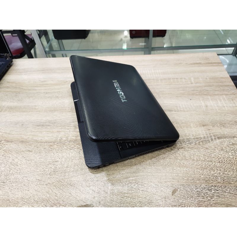 LAPTOP LEPTOP TOSHIBA 14INC RAM 4GB SIAP PAKAI KONDISI BAGUS GRESS