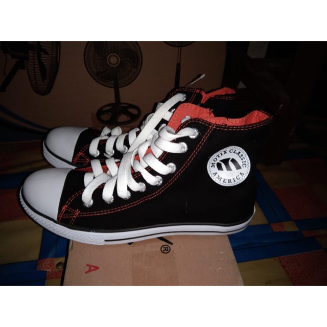 Sepatu motix classic