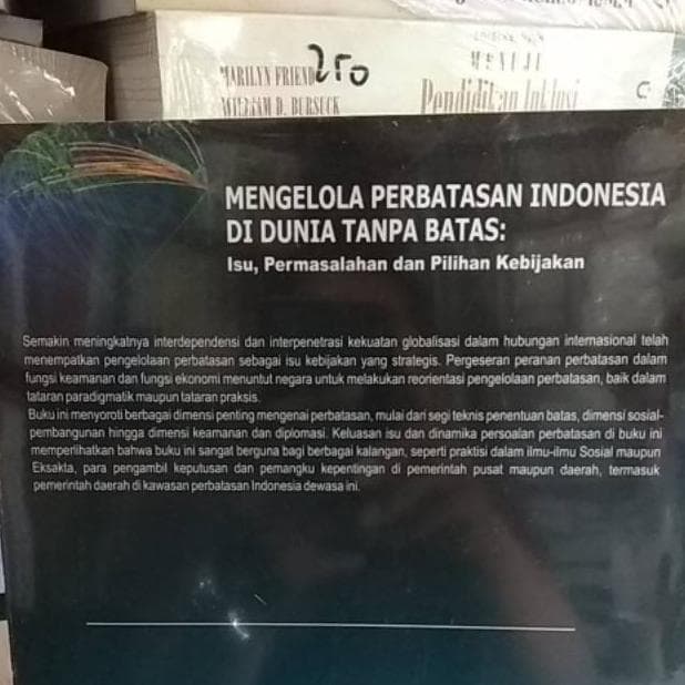 

FLASH SALE!!! TERBAIK MENGELOLA PERBATASAN INDONESIA DI DUNIA TANPA BATAS TERMURAH