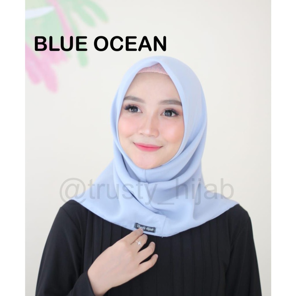 Featured image of post Jilbab Instan Pendek Cewek jilbab cantik lagi main kuda an