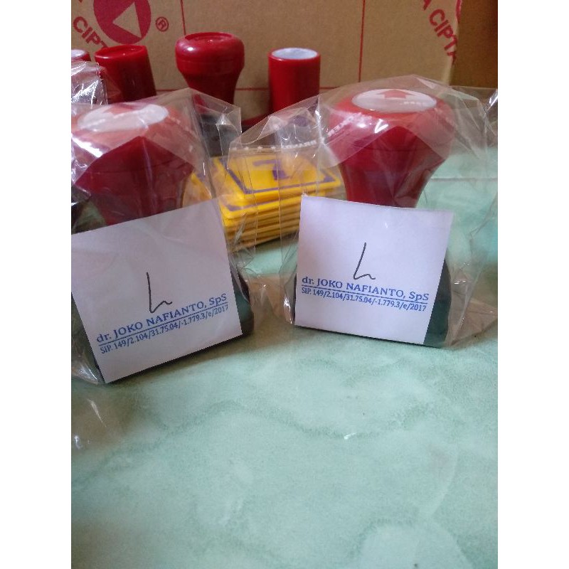 

STEMPEL TTD DAN NAMA 2 WARNA