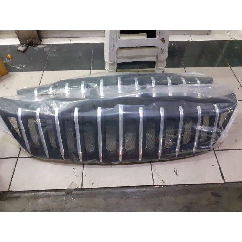 Grill fortuner model apolo 2011-2015