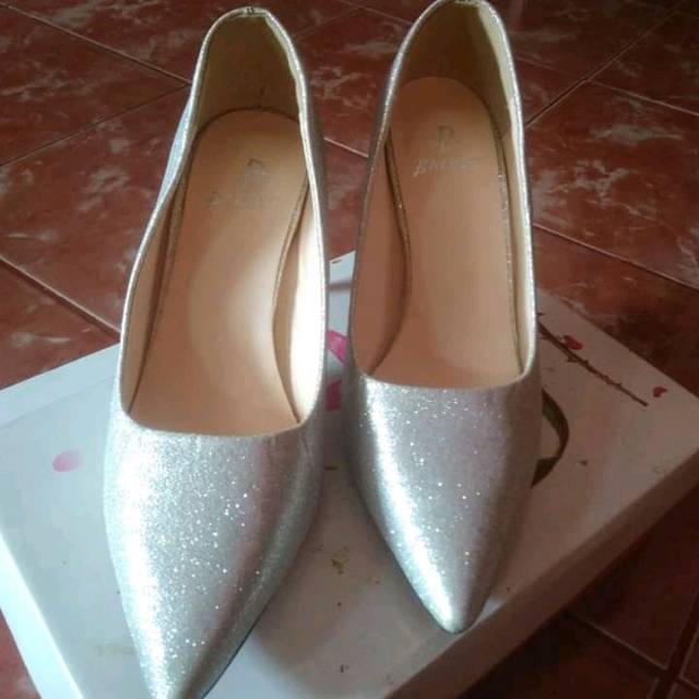 Preloved sepatu hak bartier