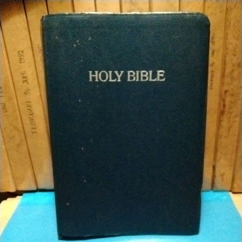 THE HOLY BIBLE (NEW KING JAMES VERSION)