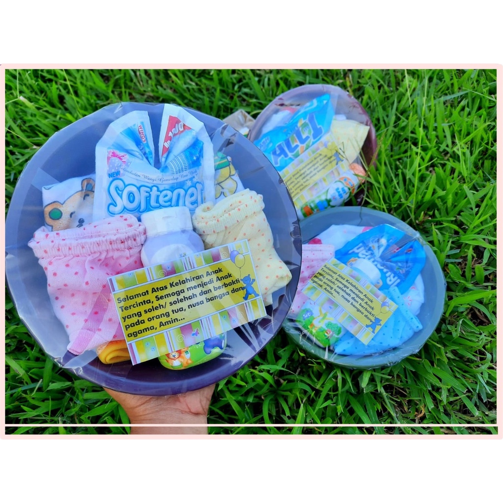 KADO BAYI BARU LAHIR PAKET LAHIRAN PERLENGKAPAN BAYI DENGAN 1 SET BAJU BAYI NAMPAN murah 19000 WIWD