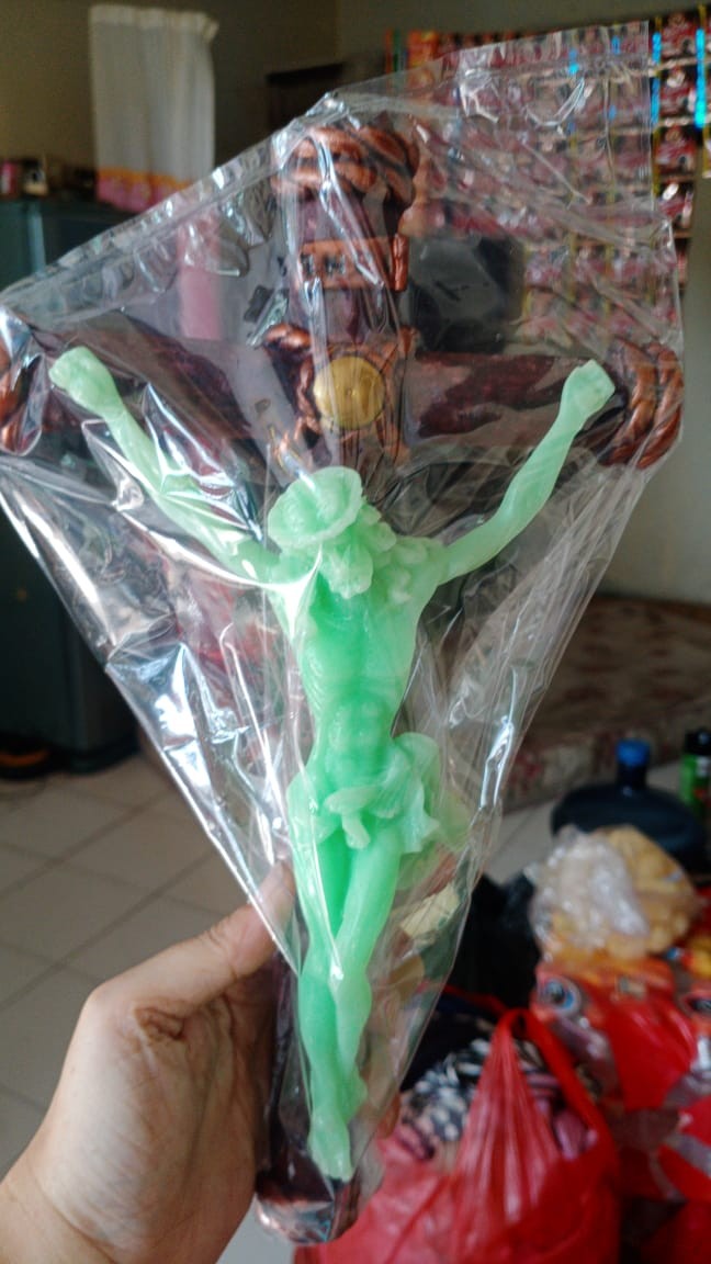 Salib Yesus Bermotif Kayu Fosfor (glow In The Dark)