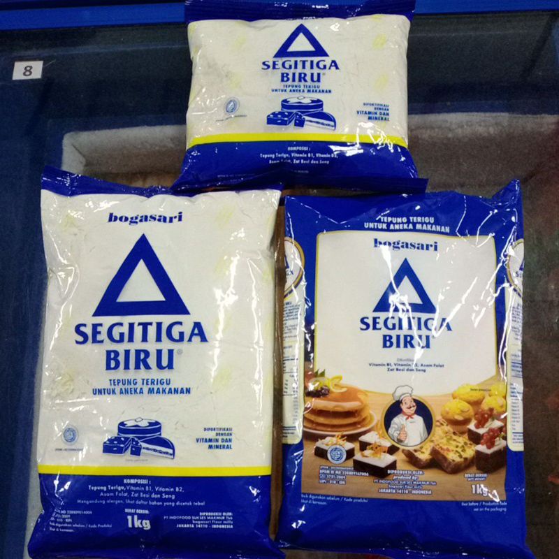

Tepung Segitiga Biru