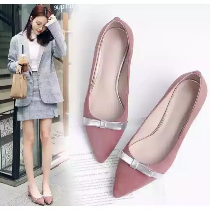 

(BAYAR DITEMPAT) TERBARU DAN TERMURAH EDDYZ_ID - (CUCI GUDANG) PANTOPEL BLUDRU PITA SILVER