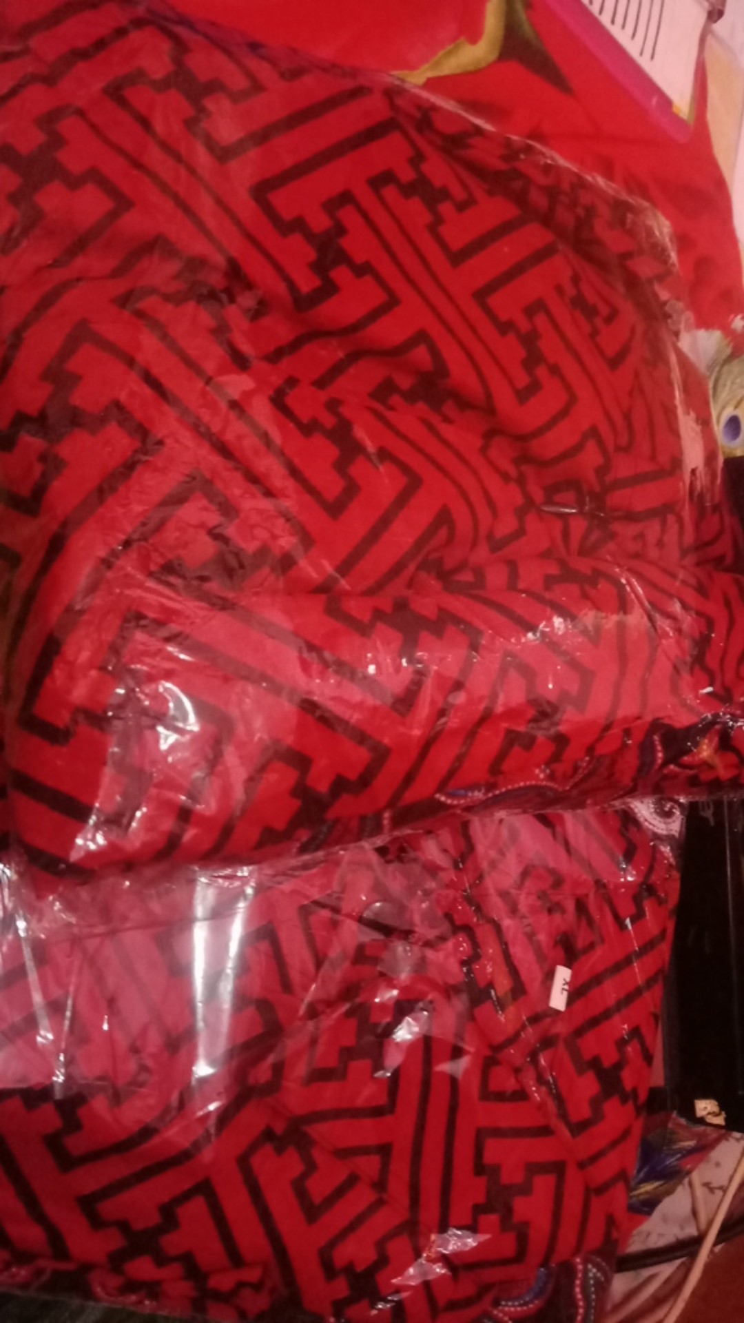 Batik Couple Keluarga 2 Anak Cewek Dan Cowok Motif Pagar Bumi Merah Seragam Busui Terbaru